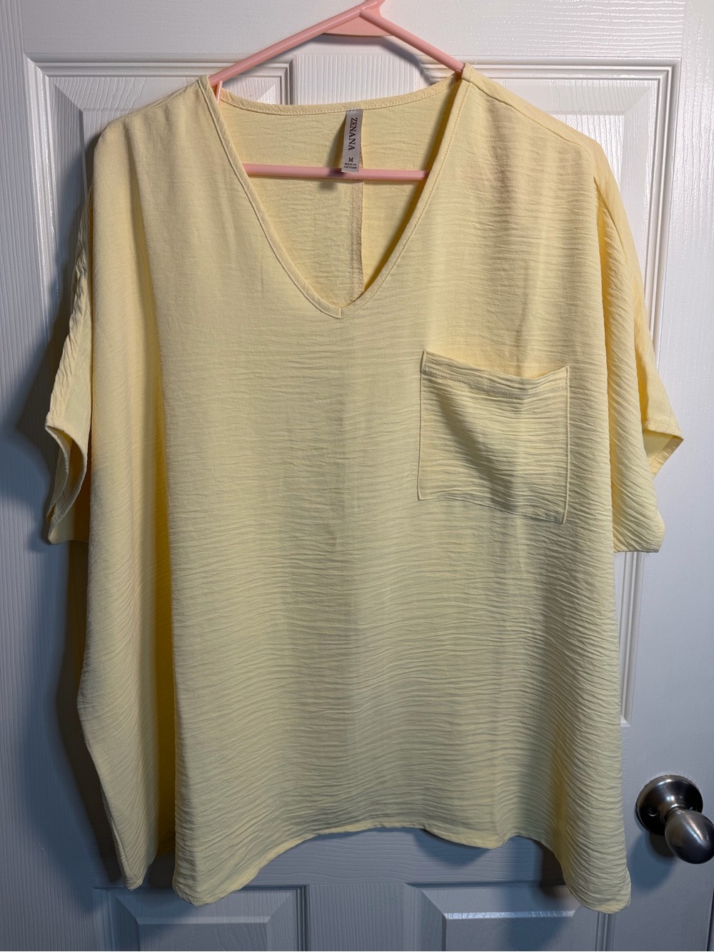 NWOT Zenana Outfitters Butter Yellow V-Neck Pocket Tunic, size Medium